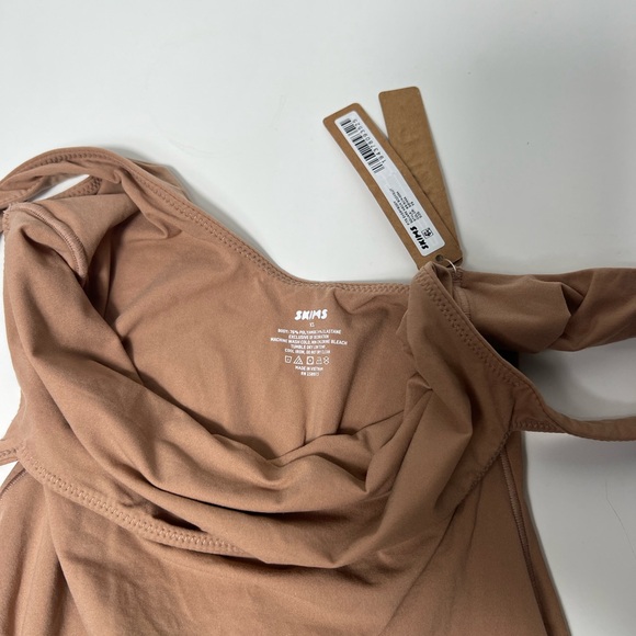 Skims Fits Everybody Square Neck Thong Bodysuit in Sienna - Picture 11 of 12